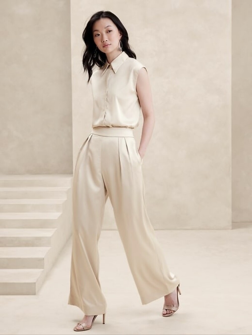 Banana Republic Satin Wide Leg Pants Size 4 Champagne Pleated Trousers